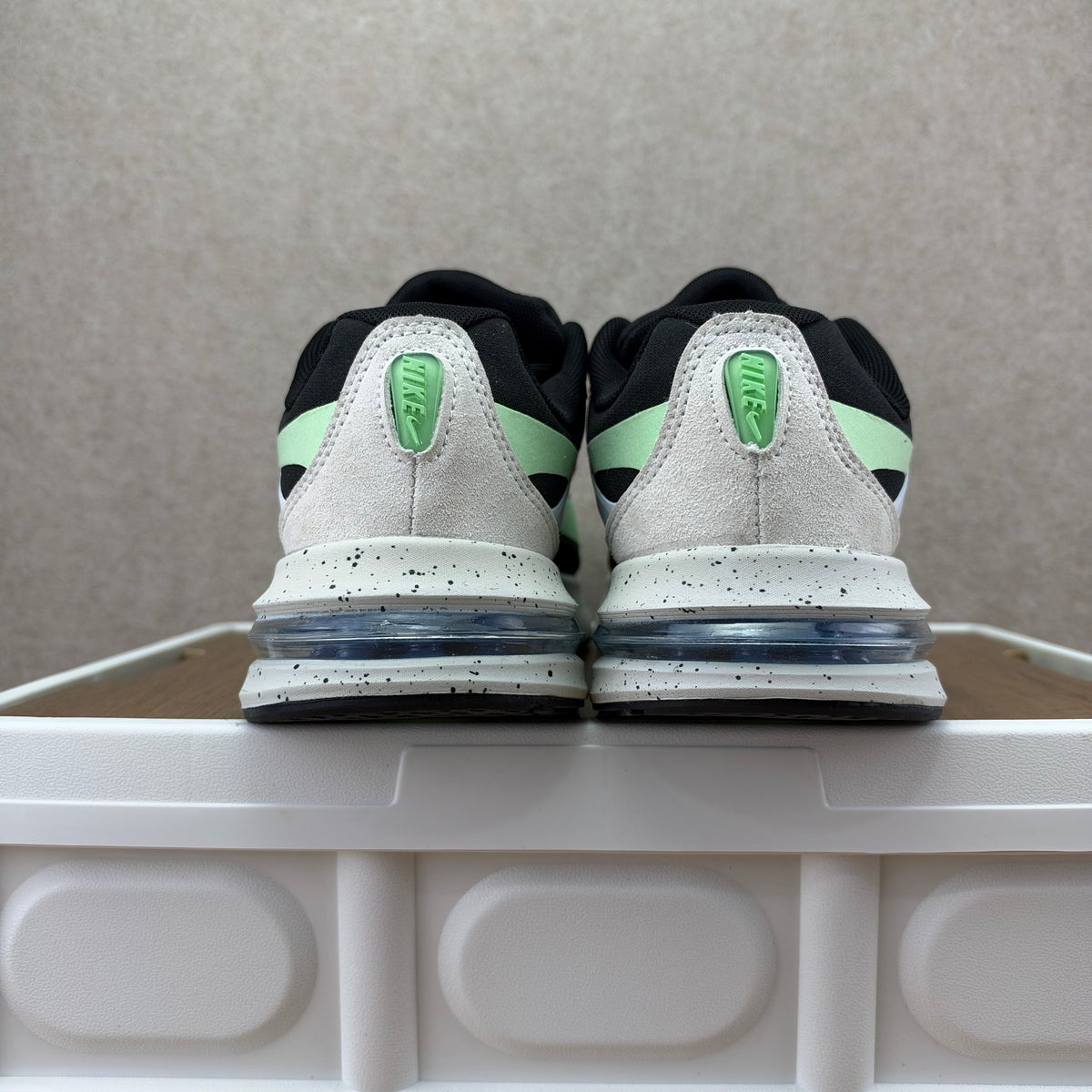 Air Max 2026 – Mint Green, Black & White