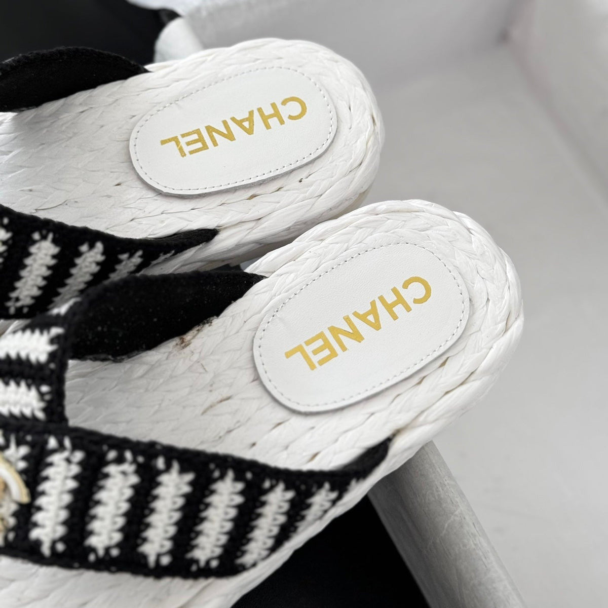 CHANEL Hottest Knit Flip-Flops White Black